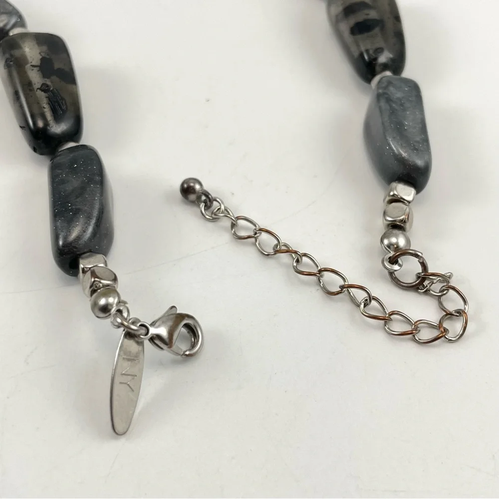 NY Collection Gray Swirl Acrylic Beaded Silver Tone Necklace Cute Fashion